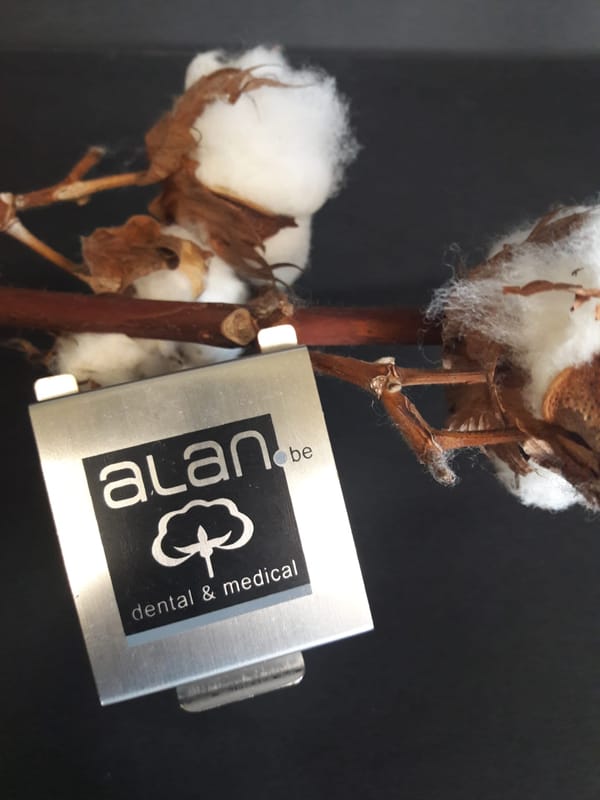 Distributeur de Boulettes Personnalisé Alan - Plastique