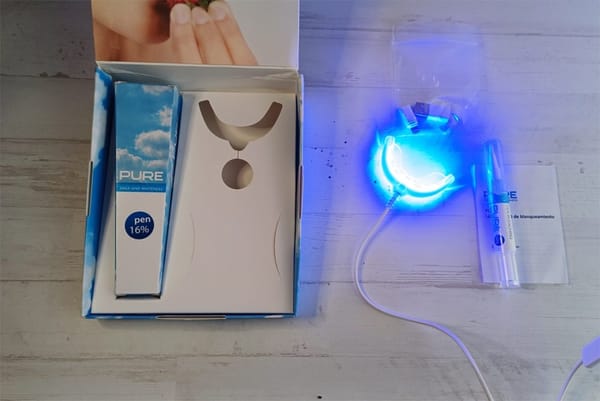 PURE Pen 16% at-home teeth whitening kit