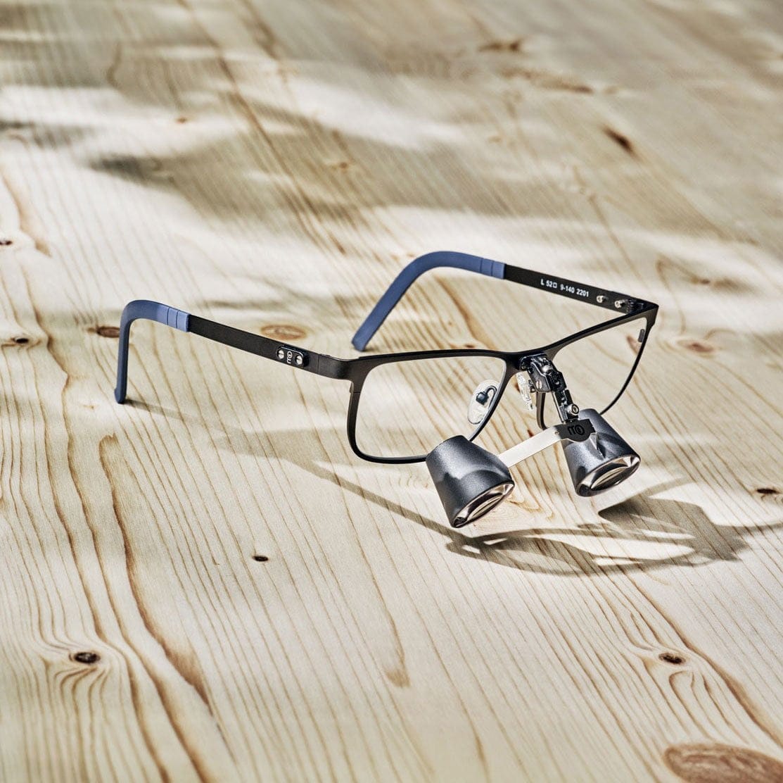 Optergo Ultralight™ flip-up – Optergo AB, Loupes