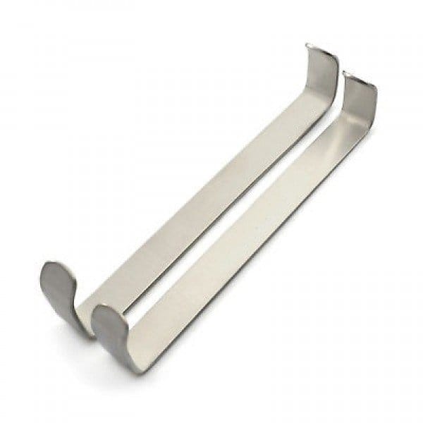Precision Control: Farabeuf Retractor for Surgical Maneuverability and Visibility