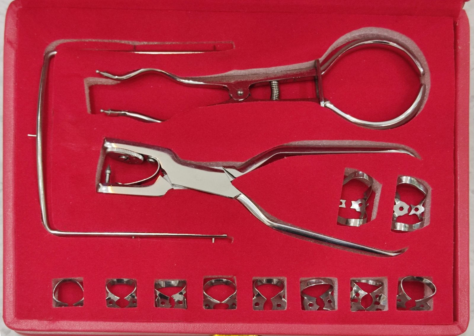 Comprehensive Precision: Rubber Dam Instrument Kit for Dental Procedures