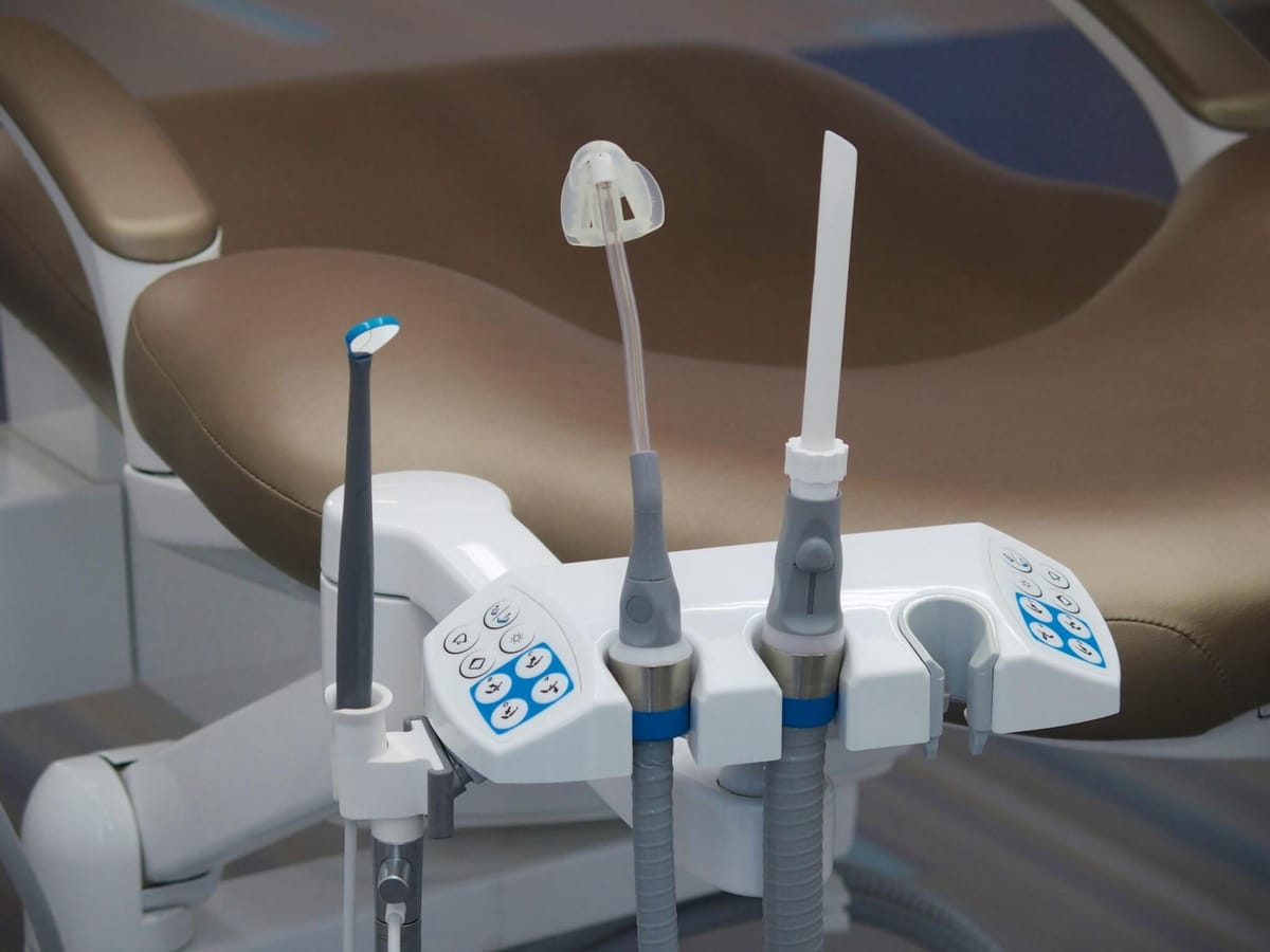 Support mandibulaire Lottago® – DHM-dental B.V., Accessories for Aspirating Tips