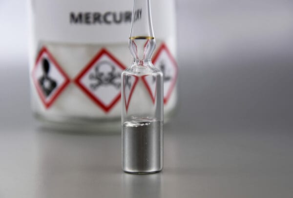 Metallisches Quecksilber