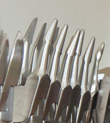 Intruments pour brackets auto-ligaturants