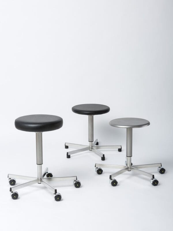 Tabouret rotatif OP sur roulettes - Siège rembourré haut – Jörg & Sohn, Practice Furniture and Accessories