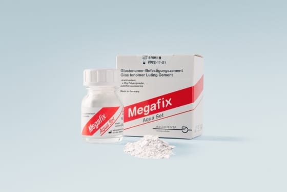Megafix – Wasseranmischbarer Glasionomer-Zement