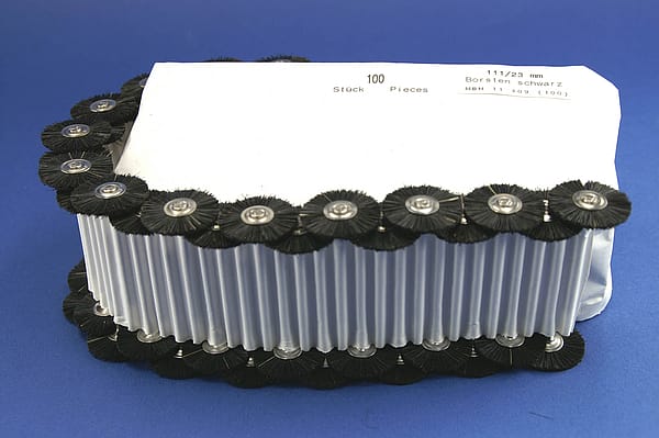 Miniaturbürsten mit Handstück, Borste schwarz, Ø 23 mm, 111/23 mm H, 100 Stück MBH 11 409