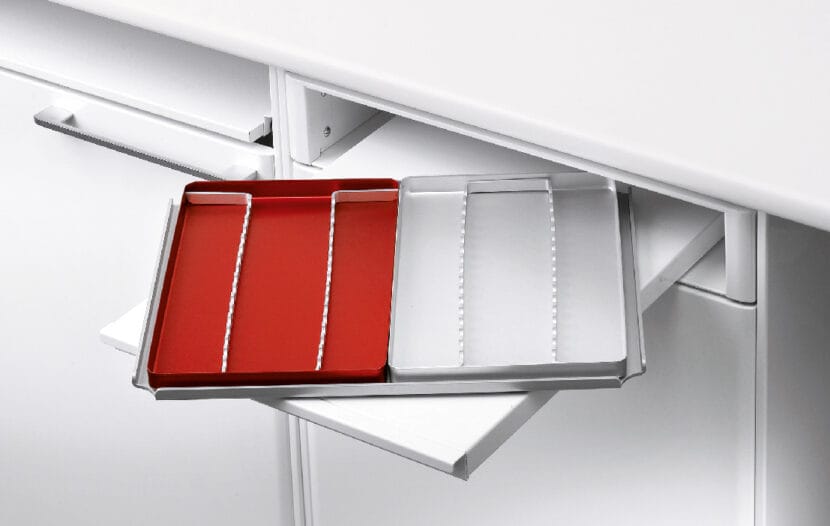 Tirette extractible avec support pivotant pour 2 trays standards – Rossicaws SRL, Trays, Sterilization Containers and Accessories