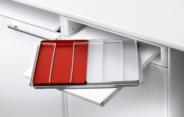 Tirette extractible avec support pivotant pour 2 trays standards