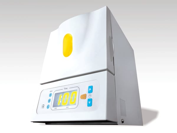 Boîte de polymérisation LED Plus